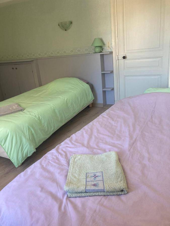 Location de vacances pour 12 personnes, avec terrasse ainsi que vue et jardin à Vollore-Ville - 4