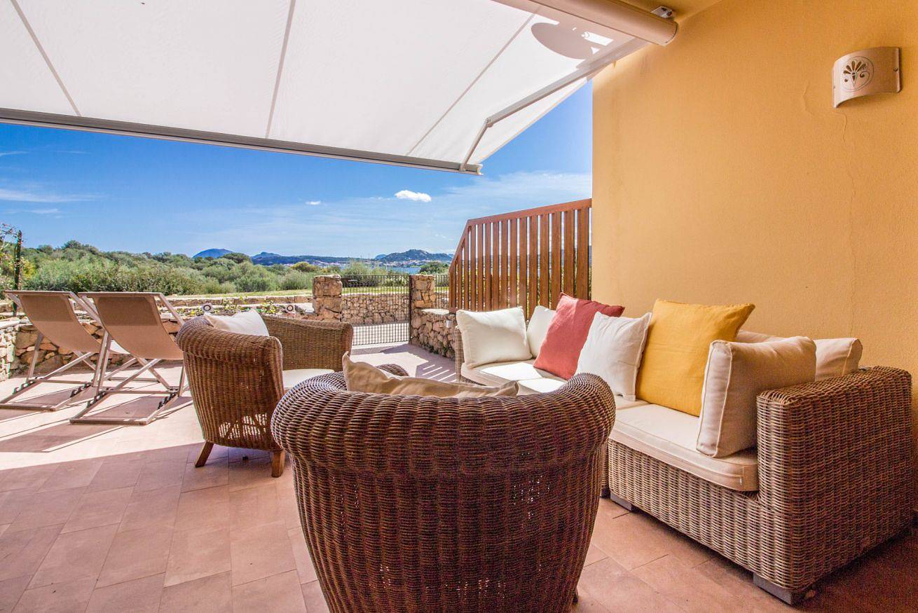 Appartamento intero, Portisco Bouganville Seaside Charm Flat W/ Veranda in Portisco, Costa Smeralda