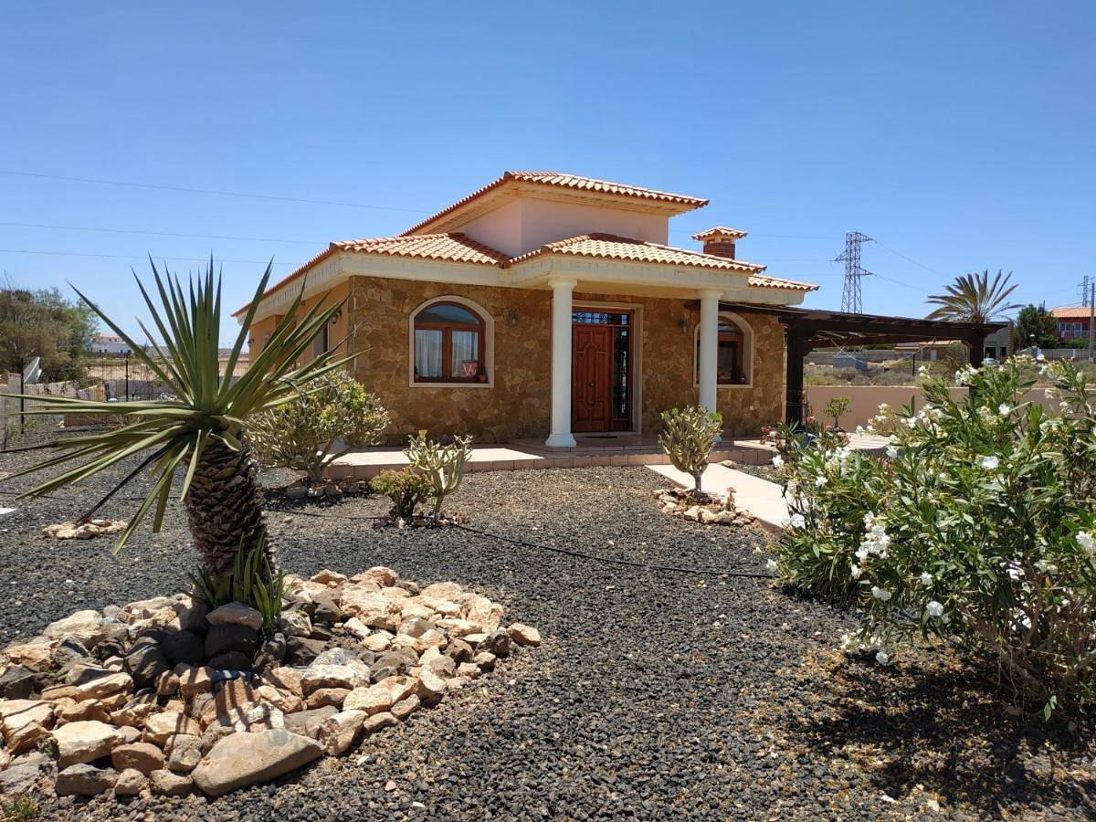 Villa Casa Del Sol 3 Bedroom Villa With Private Solar Covered 12m x 6m Pool Minimum Stay 7 Nights Chromecast And Wifi Throughout The Property in Triquivijate, Antigua