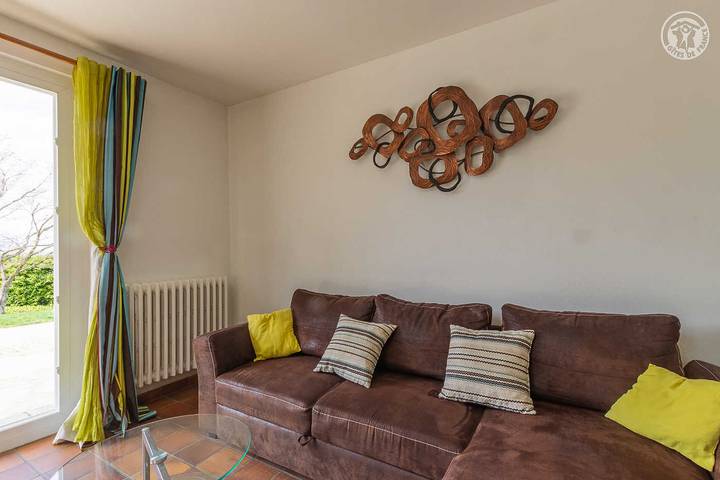 Gîte pour 4 personnes, avec piscine ainsi que terrasse et jardin, animaux acceptés à Trévignin - 4