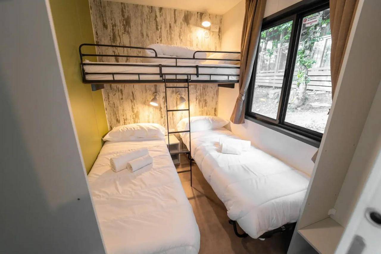 Vacanze Glamping Boutique in San Felice del Benaco, Gardasee-Berge