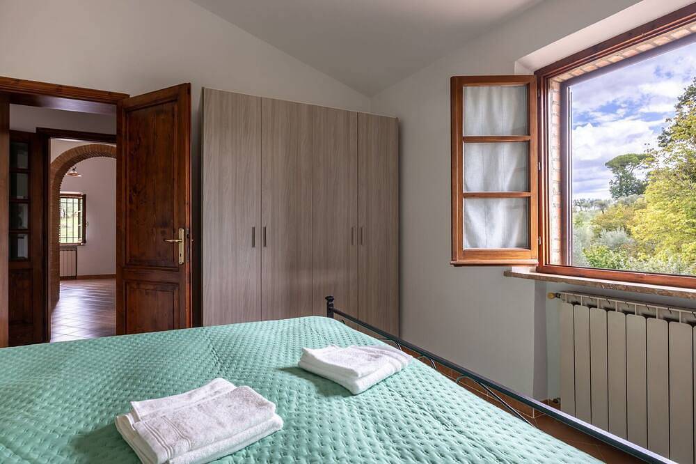 Schönes  Ferienhaus für 4 Leute mit  W-Lan und Tv, bei Montepulciano in Chiusi, Chianti