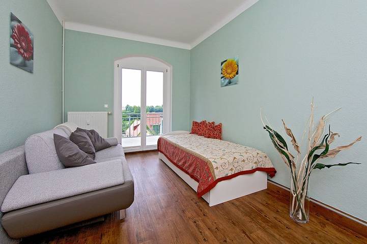 Ferienwohnung für 4 Personen, mit Balkon und Whirlpool in Dresden - 2