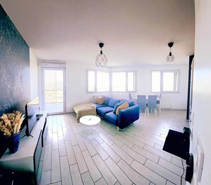Appartement de vacances pour 2 personnes, avec jardin à Vaulx-en-Velin