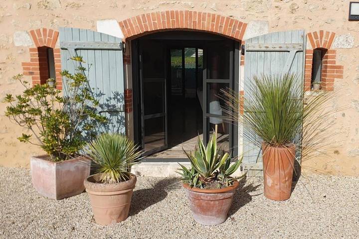 Location de vacances pour 5 personnes, avec jardin et jacuzzi à Marçay