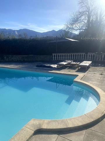 Gîte pour 13 personnes, avec piscine ainsi que jardin et vue, adapté aux familles dans Montastruc-de-Salies