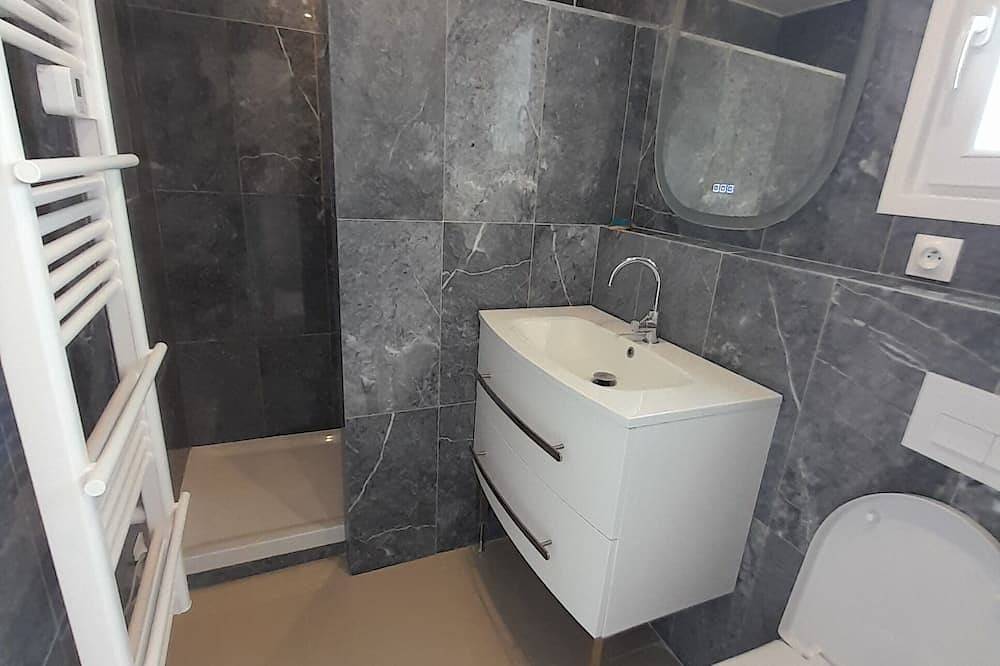 Entire apartment, Villa Cesaria in Loupian, Côte d'Améthyste