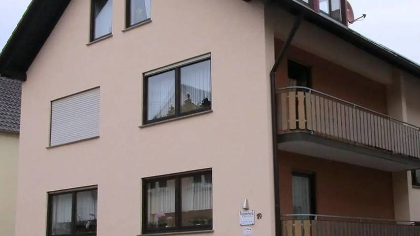 Ferienwohnung für 4 Personen, mit Balkon in Rheinebene