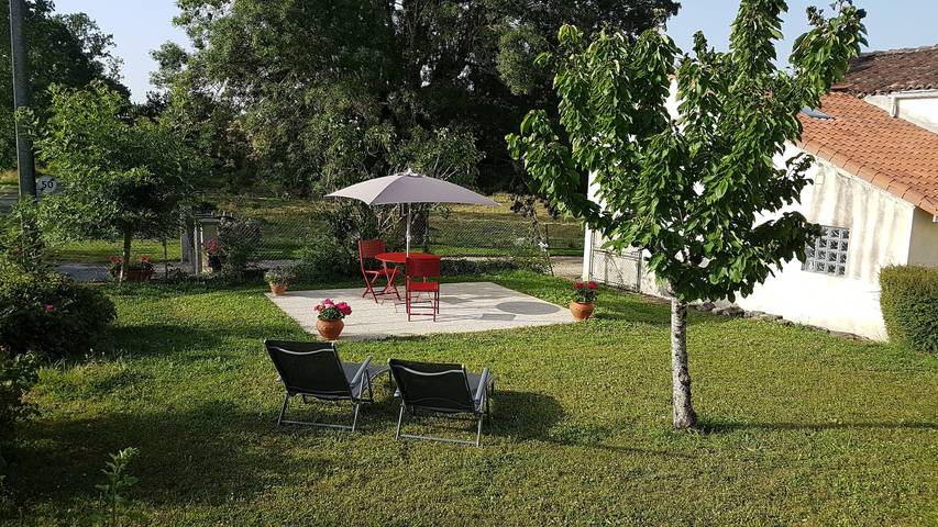 Gîte pour 3 personnes, avec piscine