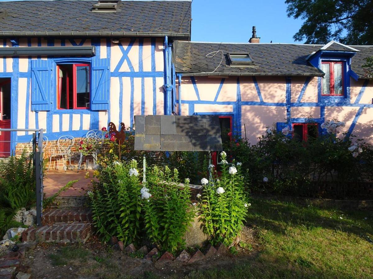 La Roseraie du Prieure in Rosay-sur-Lieure, Région de Les Andelys