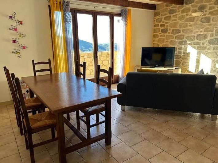 Location de vacances pour 4 personnes, avec terrasse et vue à Lama - 2