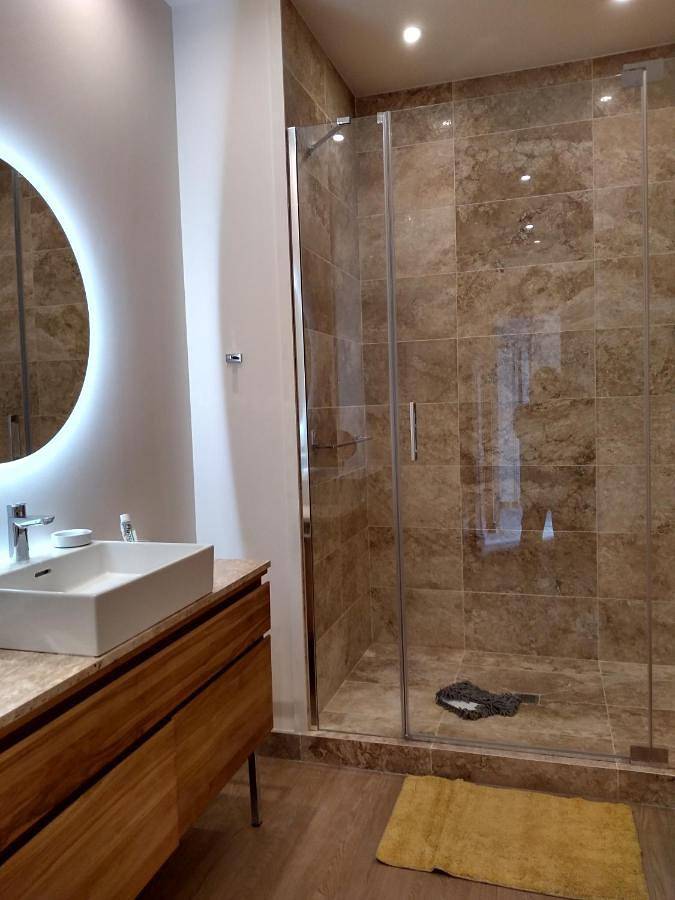 Chambre d’hôte pour 6 personnes, avec vue ainsi que jardin et piscine dans le Gers - 3