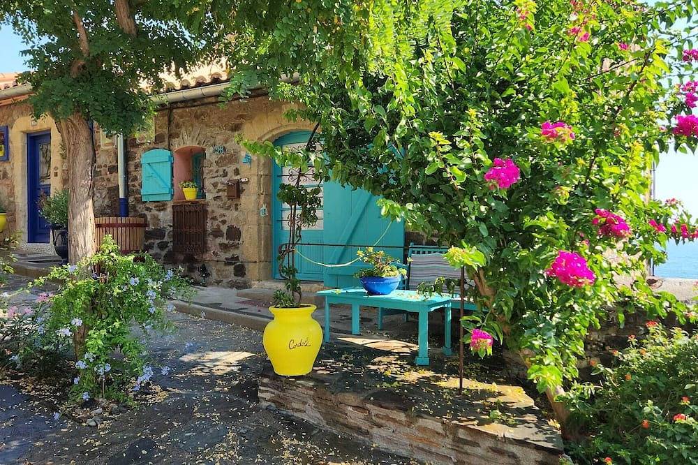 5* house, superb sea view, air conditioning, wifi, parking in La Côte Vermeille, Collioure