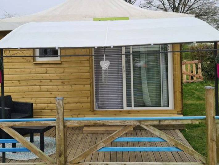 Gîte pour 2 personnes, avec terrasse et piscine, animaux acceptés à Les Grandes-Ventes