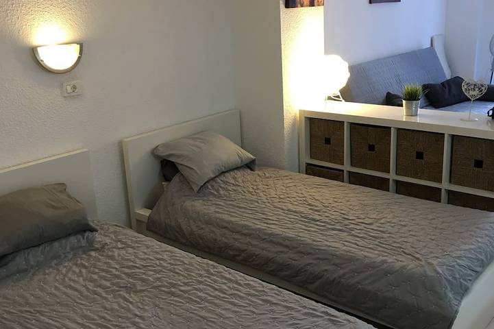 Apartamento entero, Estudio en hermoso complejo con nueva piscina comunitaria - WIFI Gratis y Aire Acondicionado in Los Cristianos, Arona 