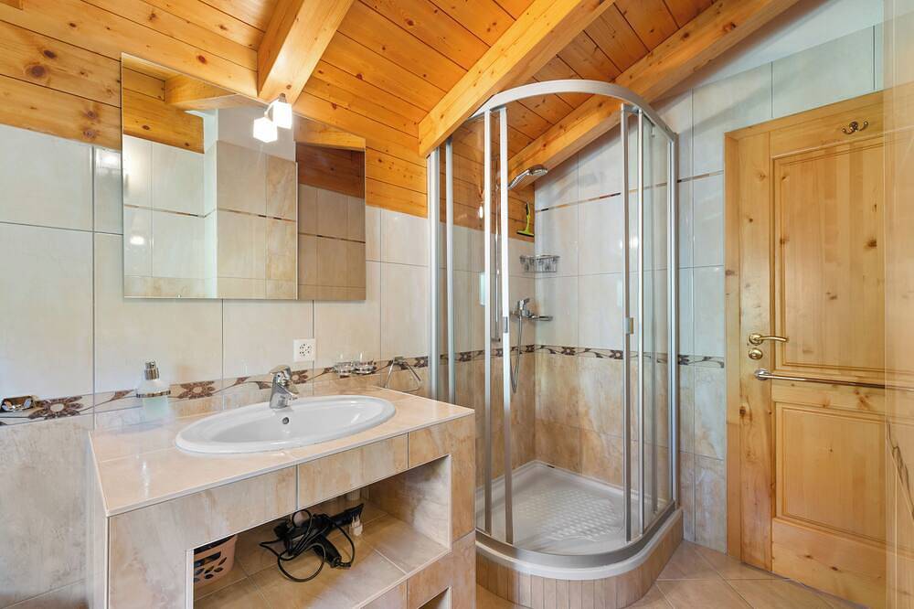 Chalet auf 1500m in Anzere Skigebiet, Schweizer Alpen mit herrlicher Aussicht in Anzère, Ayent