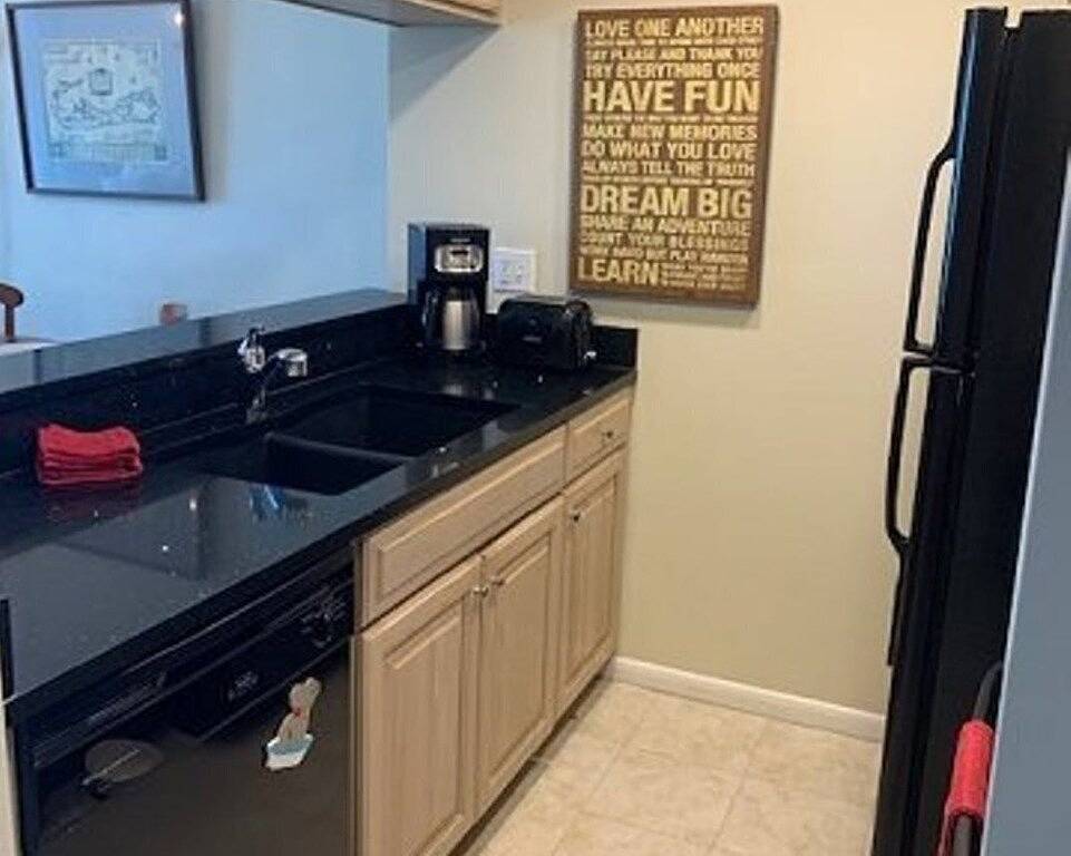 Ganze Wohnung, Tropical Paradise Oceanfront Condo - Pool and Restaurant in Hutchinson Island