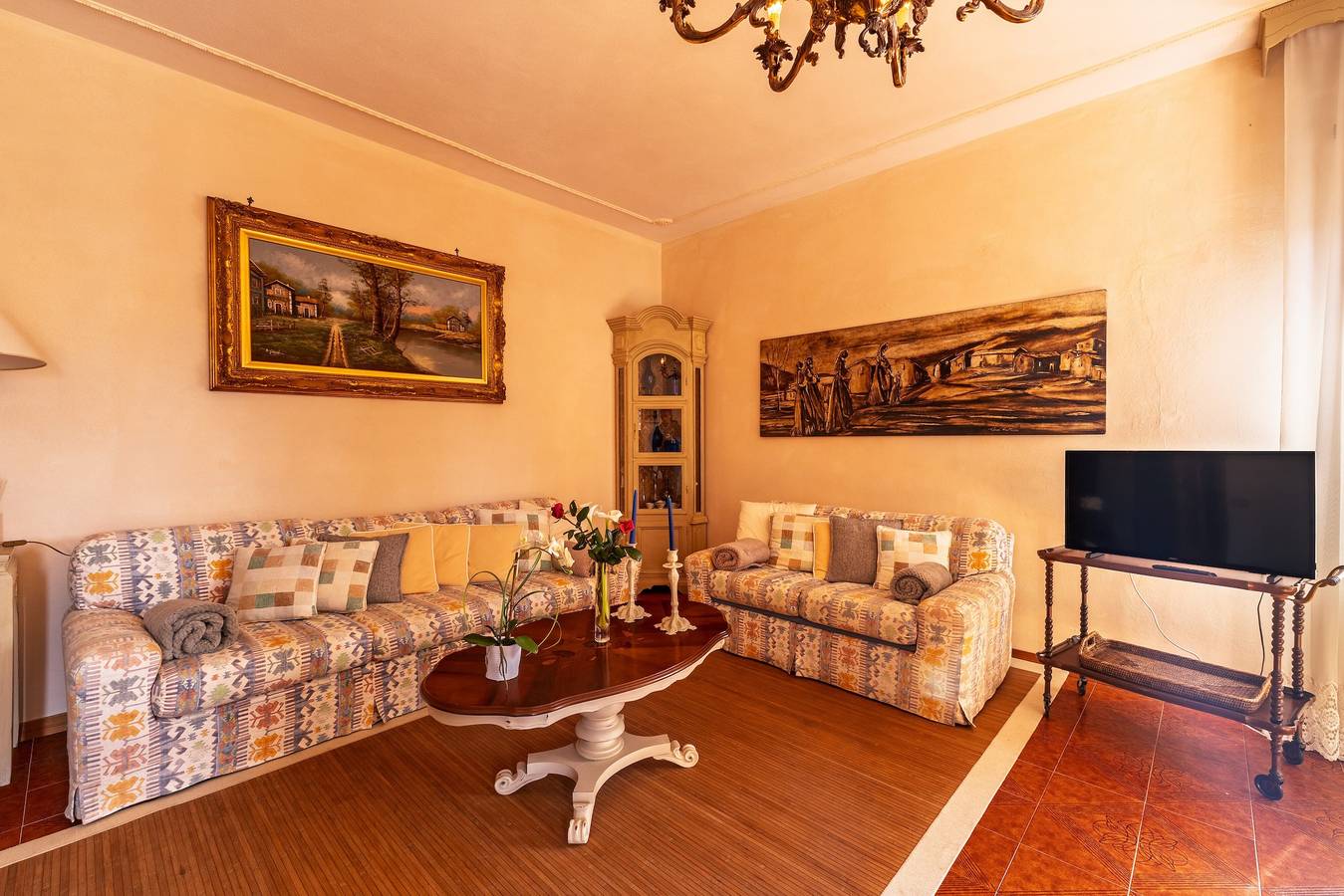Villa 'La Via delle Rose' con Terrazza Privata, Giardino Privato e Wi-Fi in Tempio Pausania, Olbia-Tempio