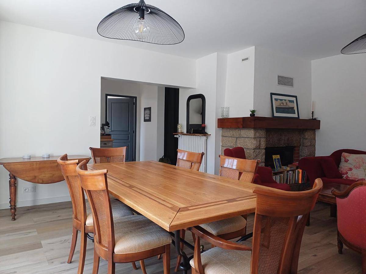 Appartement entier, Two-Bedroom Apartment in La Gacilly, Région de Vannes