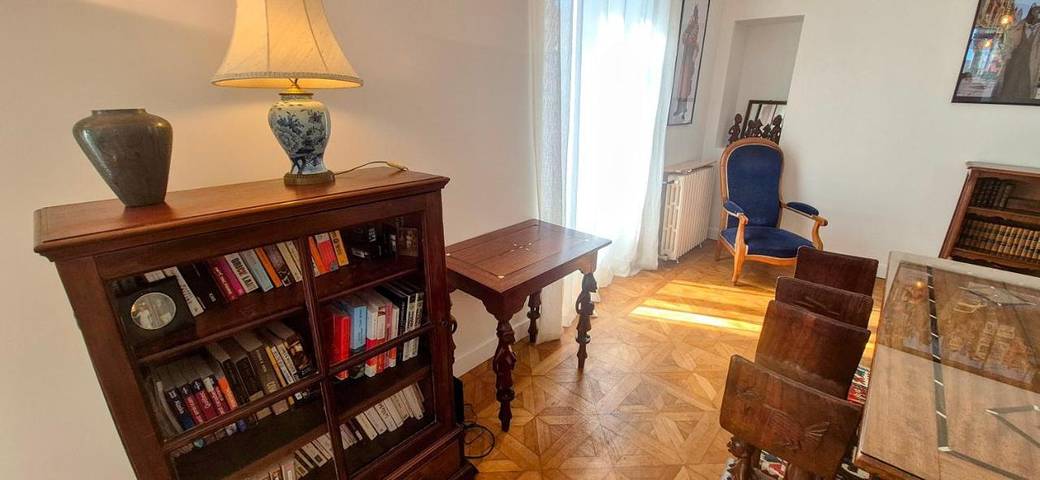 Gîte pour 2 personnes, avec vue ainsi que terrasse et jardin à Bizanos - 4