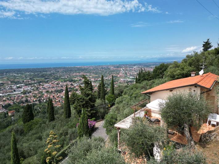 Villa per 6 persone, con giardino e terrazza in Pietrasanta