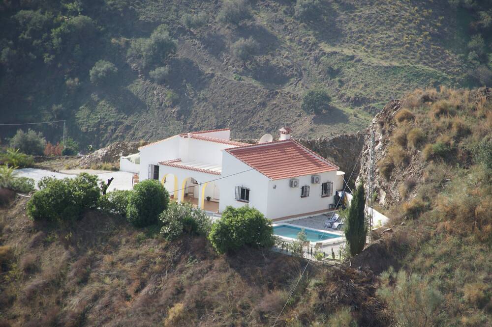 Schönes Ferienhaus mit schöner Aussicht in Almáchar, Cordillera Penibética
