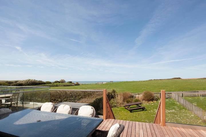 Villa with pool for 4 people, with Terrace and Garden as well as Pool and Sauna in Cornwall