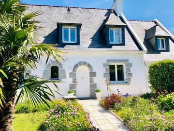 Location de vacances pour 6 personnes, avec jardin ainsi que terrasse et sauna, animaux acceptés à Guissény