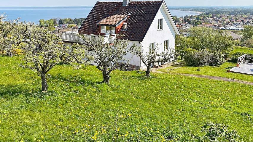 Hus för 5 Personer, med utsikt och trädgård i Båstad