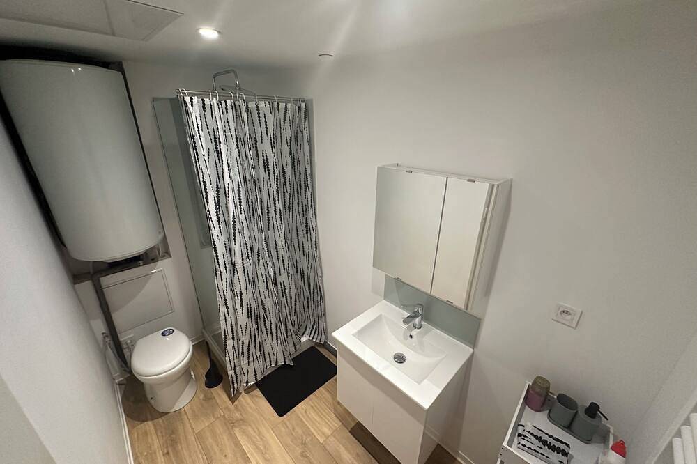 Entire apartment, Accommodation for 2 to 4 people in Calais, Calais region