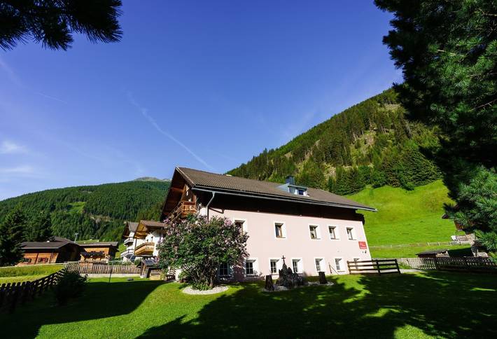 Ferienhaus für 12 Personen, mit Balkon und Whirlpool sowie Garten und Ausblick