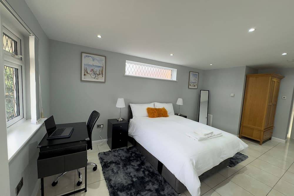 Cosy Guest House, Langley, Slough. in Slough, Berkshire