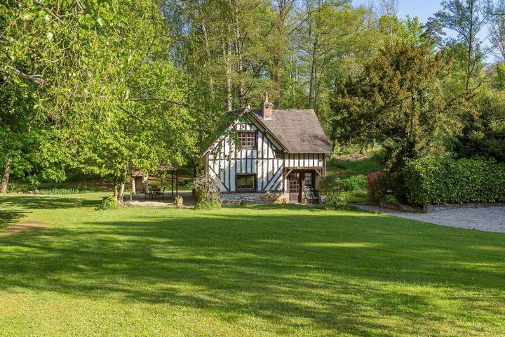 Location de vacances pour 5 personnes, avec piscine et terrasse ainsi que vue et jardin, animaux acceptés à Vimoutiers - 4