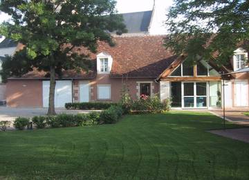 Gîte pour 21 personnes, avec jardin et terrasse dans le Cher