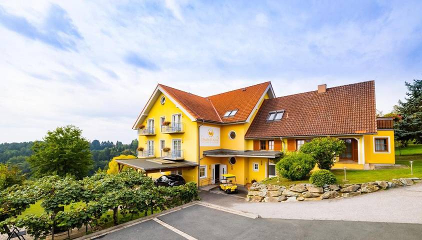 BnB für 7 Personen, mit Balkon und Terrasse sowie Garten und Sauna im Burgenland