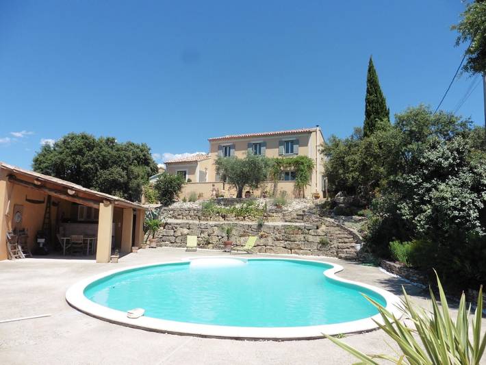 Gîte pour 2 personnes, avec piscine et terrasse, adapté aux familles à Villes-sur-Auzon