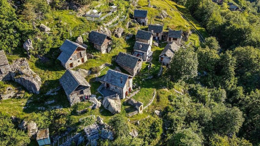 Chambre d’hôtes pour 4 personnes, avec Terrasse et Jacuzzi ainsi que Jardin et Sauna
