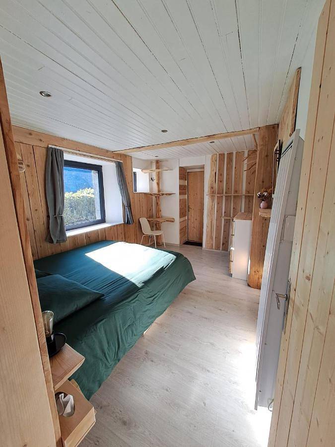 Location de vacances pour 4 personnes, avec Terrasse et Jardin ainsi que Piscine et Vue sur le lac à Prat - 3
