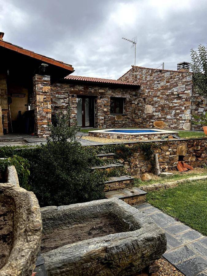 Casa de vacaciones para 6 personas, con terraza además de vistas y piscina - 1