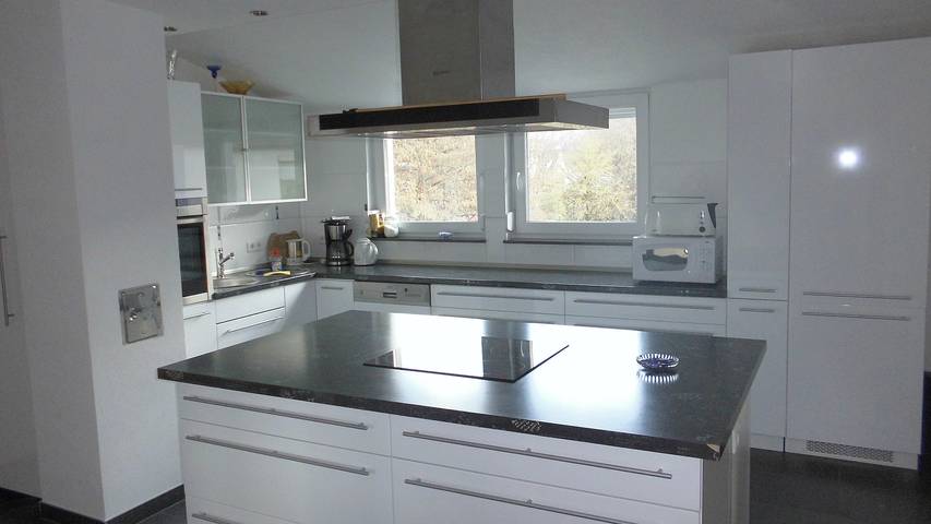 Ganze Wohnung, Ferienwohnung 'Stuifenblick' mit Bergblick, Privatem Garten und Wlan in Waldstetten, Schwäbische Ostalb