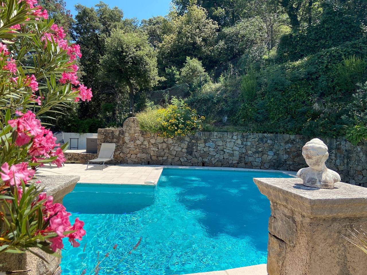 Ferienhaus 'Paisible mit privatem Pool', Bergblick, Wlan und Klimaanlage in Tanneron, Draguignan Region