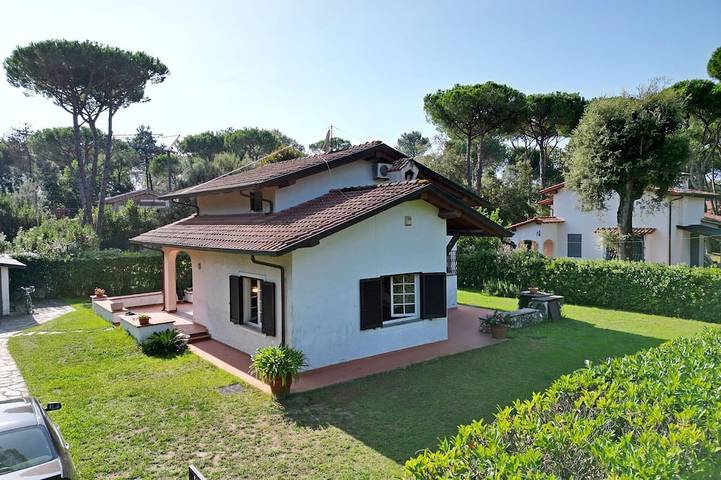 Villa voor 8 personen, met tuin in Massa