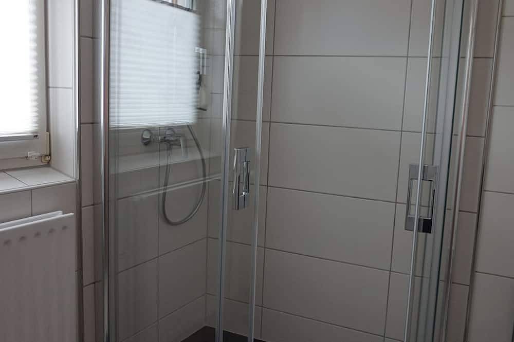 Ganze Wohnung, Moderne Ferienwohnung, nah am Pfälzer Wald, umgeben von Weinbergen. in Landau, Südliche Weinstraße