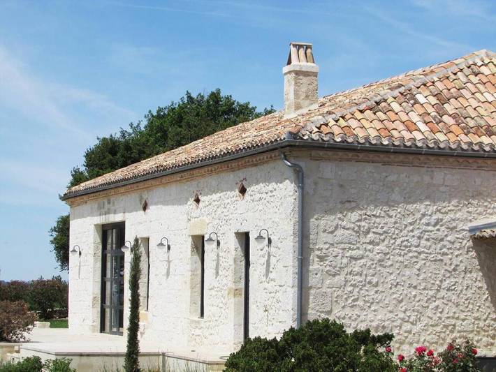 Location de vacances pour 6 personnes, avec jardin ainsi que jacuzzi et piscine à Eynesse - 2