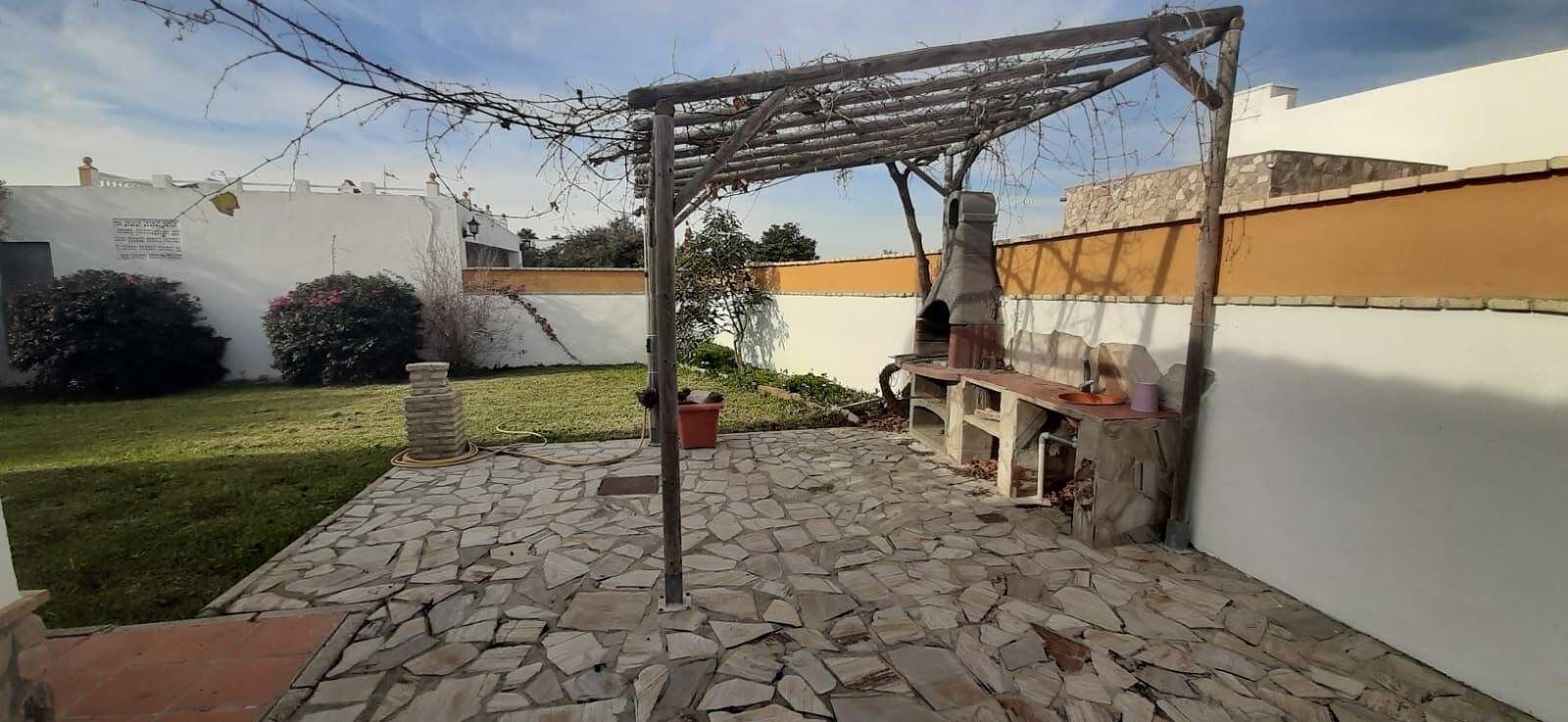 Holiday Home 'La Parra' with Shared Pool and Private Terrace in Playa El Palmar, Vejer de la Frontera