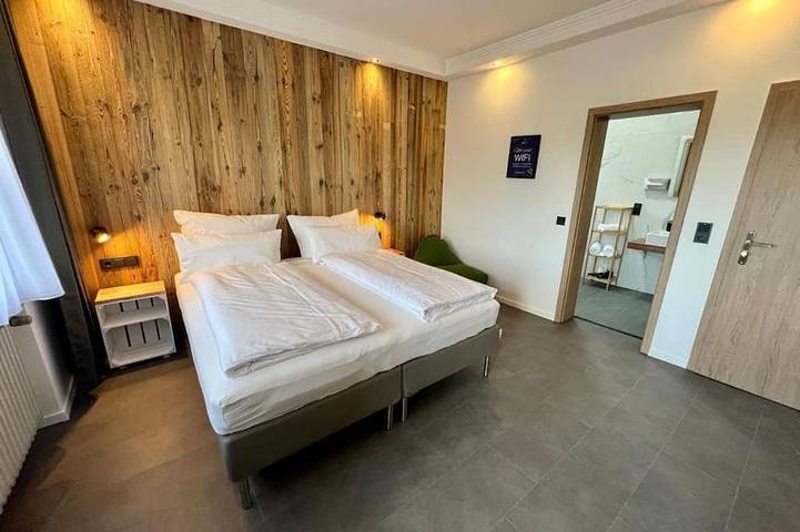 Ganze Wohnung, Doppelzimmer - Junipro Hotel Schinderhannes in Weiskirchen, Saar-Nahe-Bergland