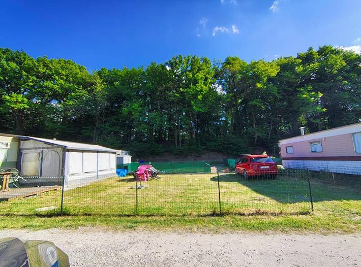 Location de vacances pour 6 personnes, avec piscine ainsi que vue et jardin, animaux acceptés à Philippeville - 3