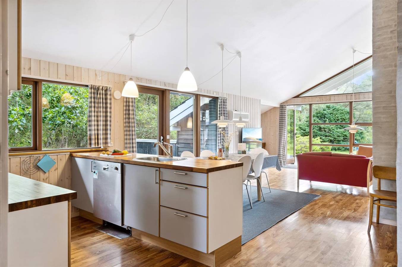 Nice home in Højby w/ Sauna, 3 Bedrooms and Wifi in Gudmindrup Lyng, Højby