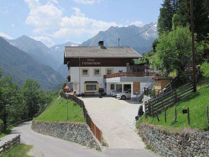 Ferienwohnung für 2 Personen, mit Balkon und Terrasse sowie Ausblick