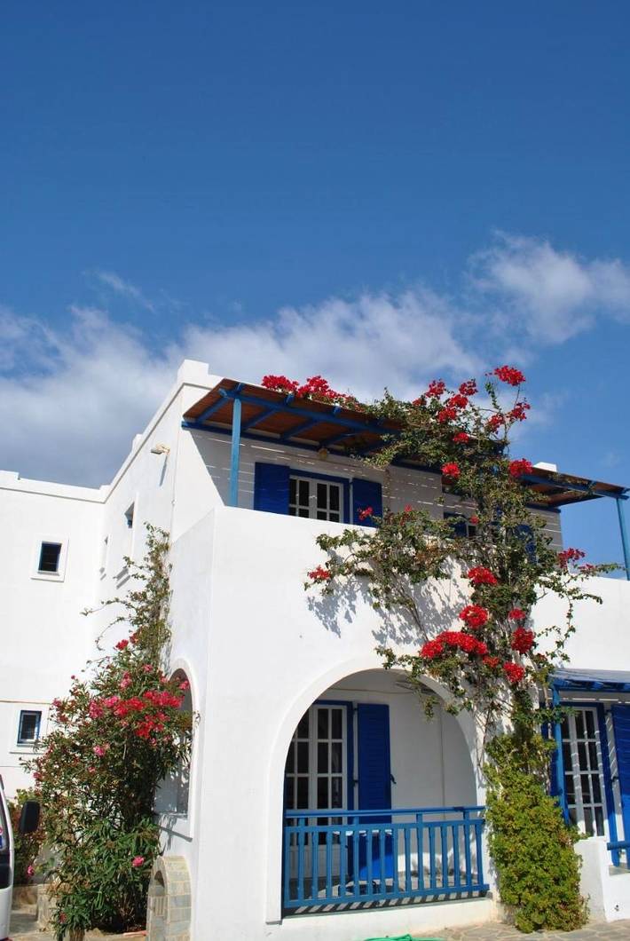 Hôtel pour 2 personnes, avec piscine ainsi que terrasse et jardin dans Koufonisia - 2